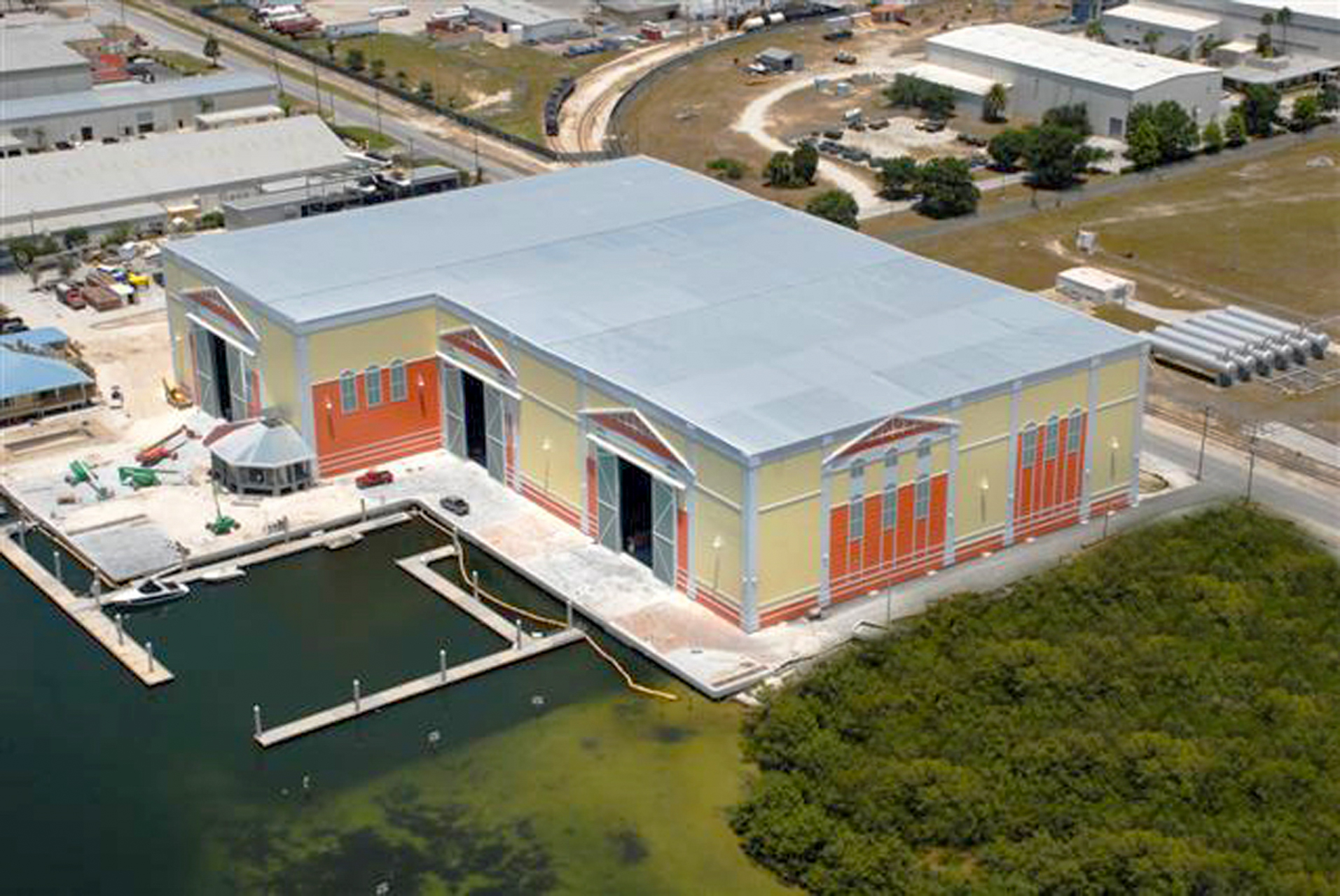 TAMPA HARBOUR YACHT CLUB