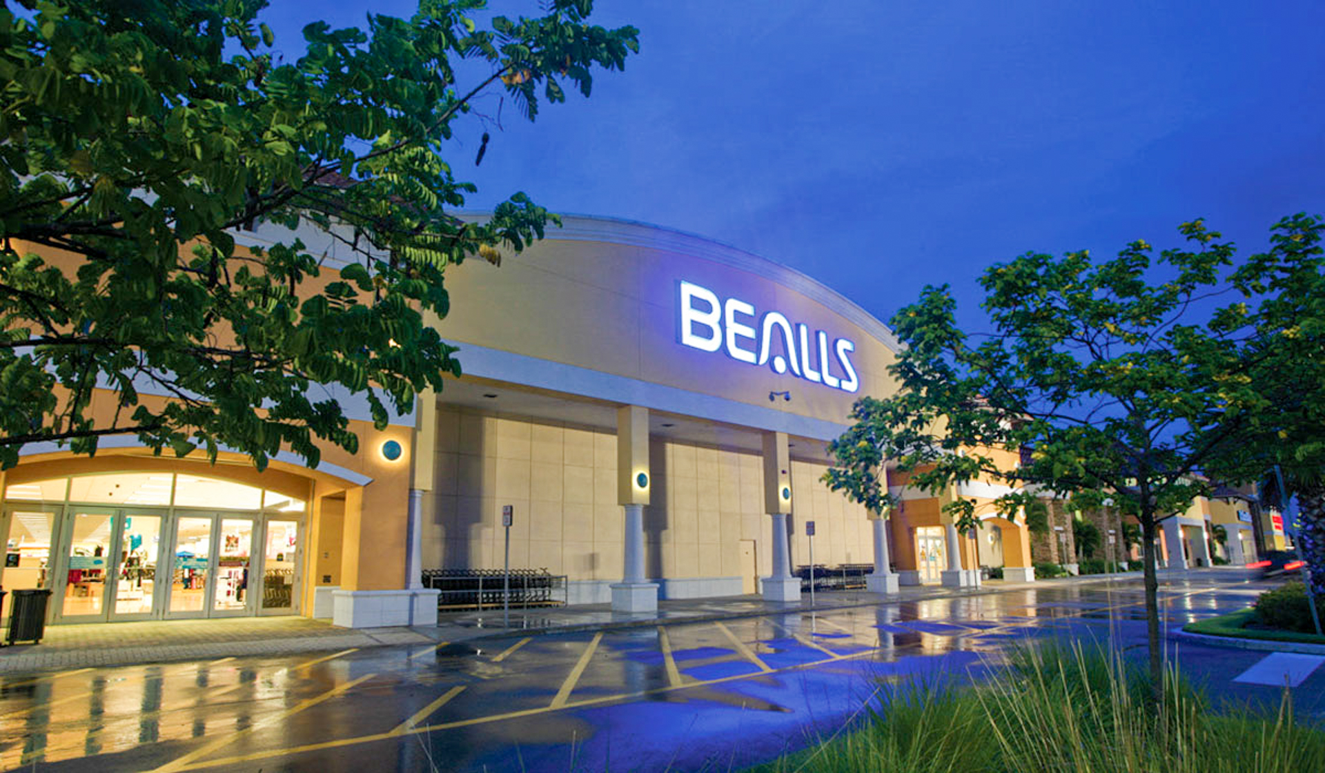 COLONIAL SQUARE TOWN CENTER